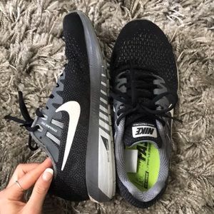 Nike Structure Women’s 10